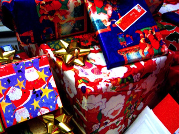 ChristmasShoppingTipsGP 9 25 save money on your Christmas shopping