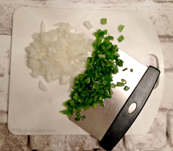 Chopped onions green peppers for Meatloaf muffins #QuakerUp #LoveMyCereal #cbias