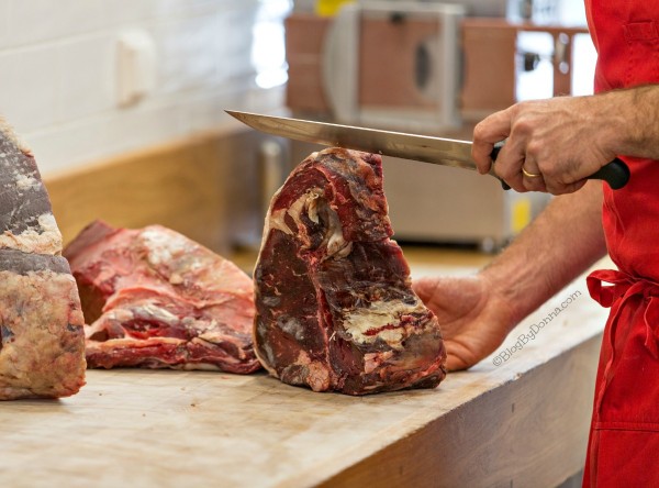 Ask for help. Get advice from your local butcher or meat counter to save money on beef...