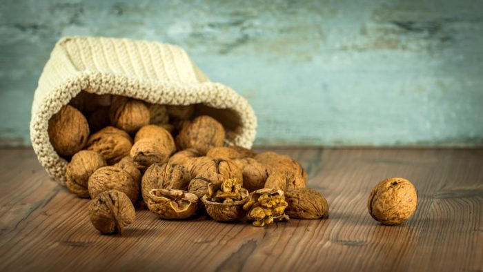 Cleaner solutionsot a clearer face - eat more nuts like walnuts and Brazil nuts.
