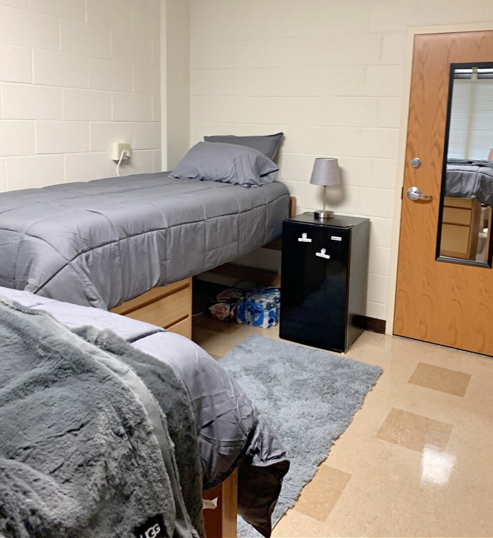 keeping your dorm room clean