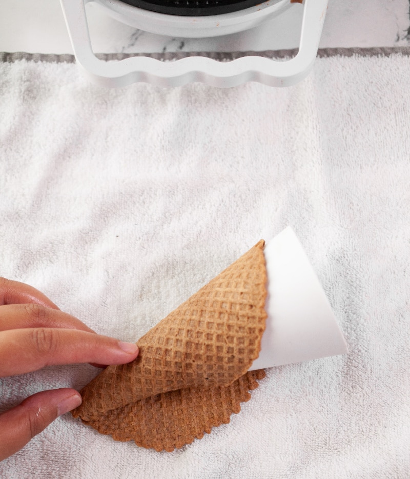 how to wrap a waffle to make a cone