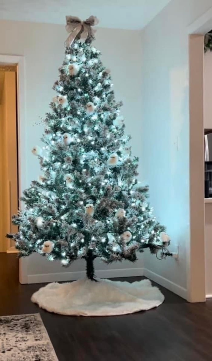 decorated Christmas tree with owls
